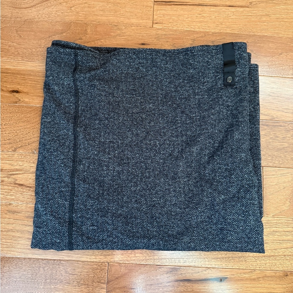 Lululemon Black Herringbone vinyasa wrap / scarf